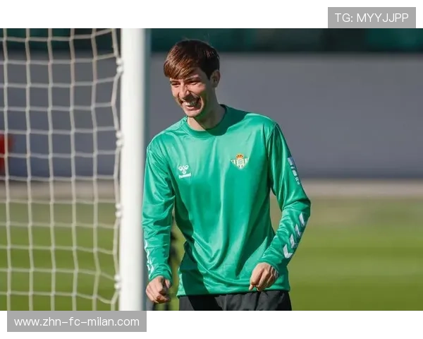 AC米兰青年营：小将练习盯人防守与短传渗透