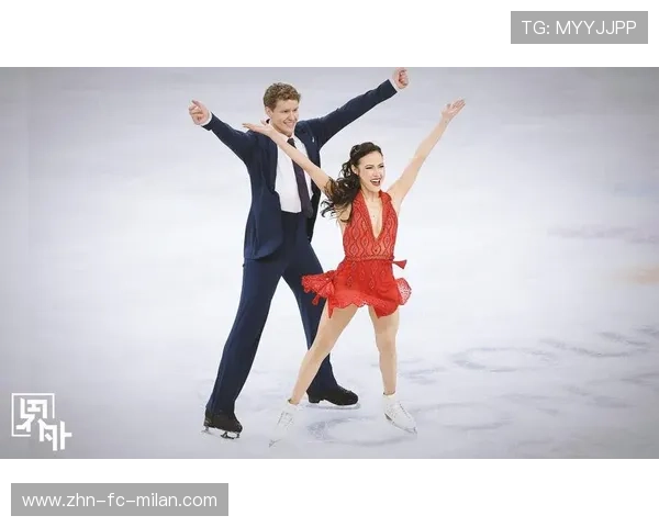 _花样滑冰世界锦标赛：精彩绝伦的技艺展示_，花样滑冰世锦赛现场,伴随着音乐的高潮